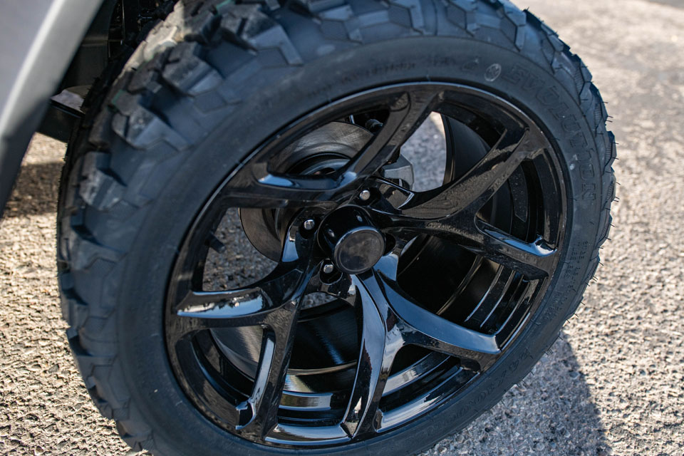 D-Max XT4 Candy Apple Red Shadow Brown (9)