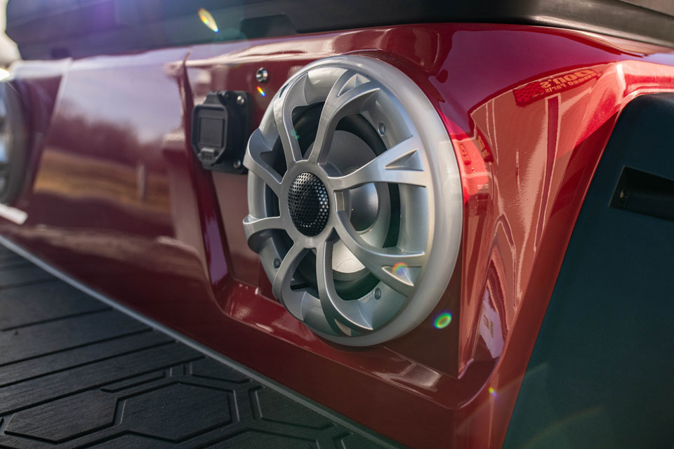 D-Max XT4 Candy Apple Red Shadow Brown (12)