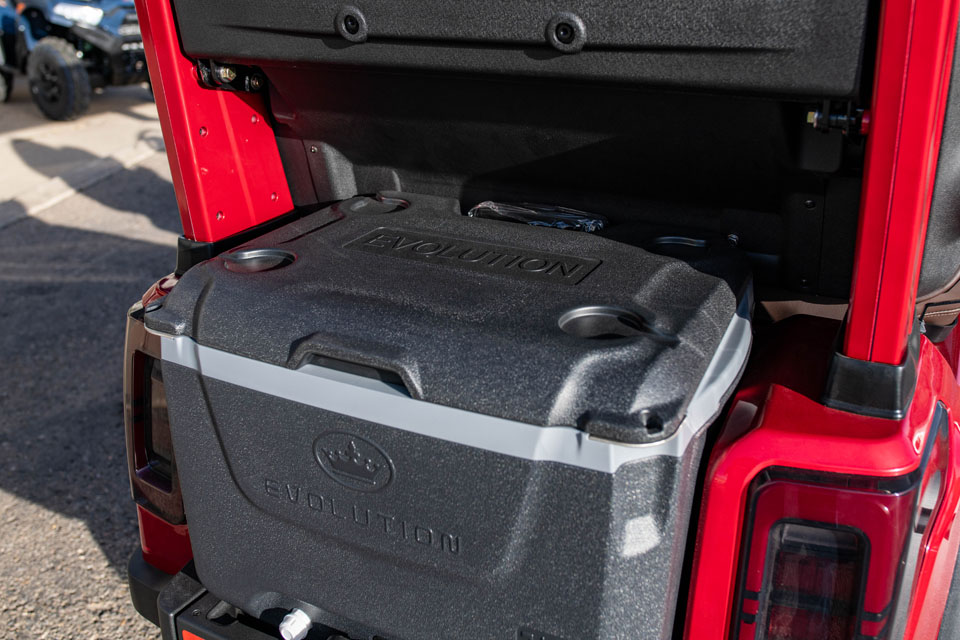 D-Max XT4 Candy Apple Red Shadow Brown (14)