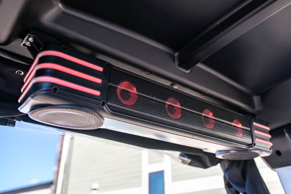 2026 Tara Spirit Plus Candy Apple Black Seats (14)