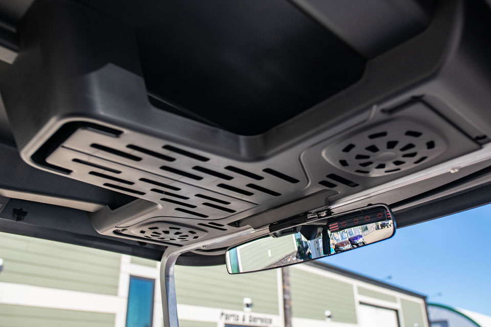 2026 Tara Spirit Plus Candy Apple Black Seats (15)