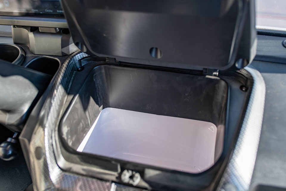 2026 Tara Spirit Plus Candy Apple Black Seats (21)