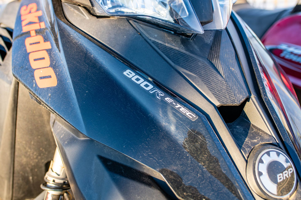 2016 Ski-Doo Summit 000340 (3)