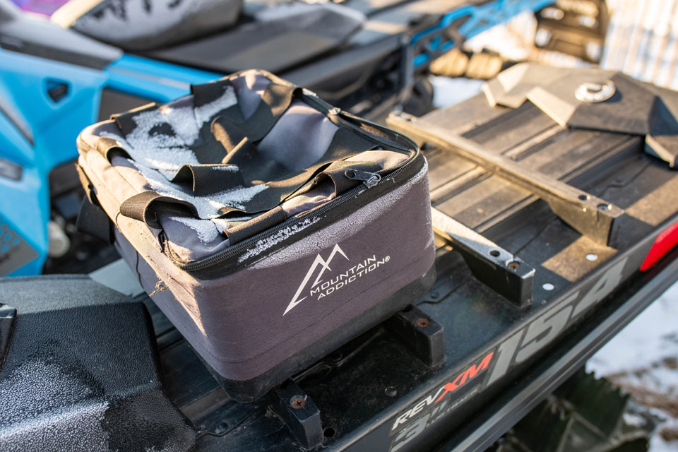 2016 Ski-Doo Summit 000340 (6)