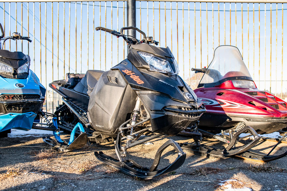 2016 Ski-Doo Summit 000340 (13)