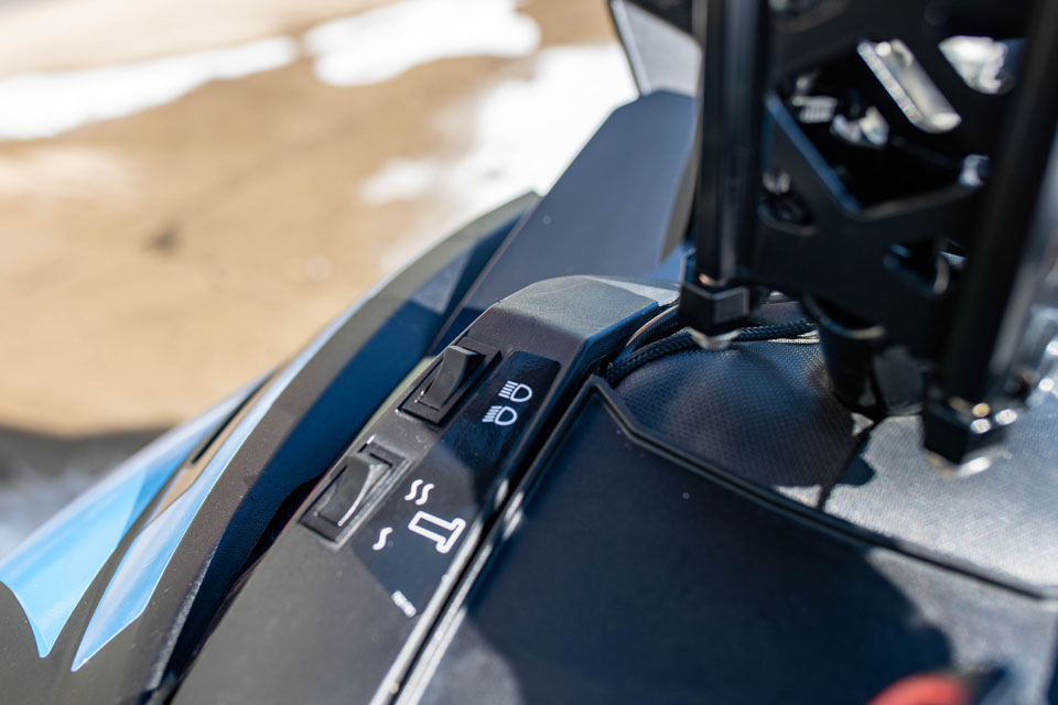 2025 M 400 100411 (3)