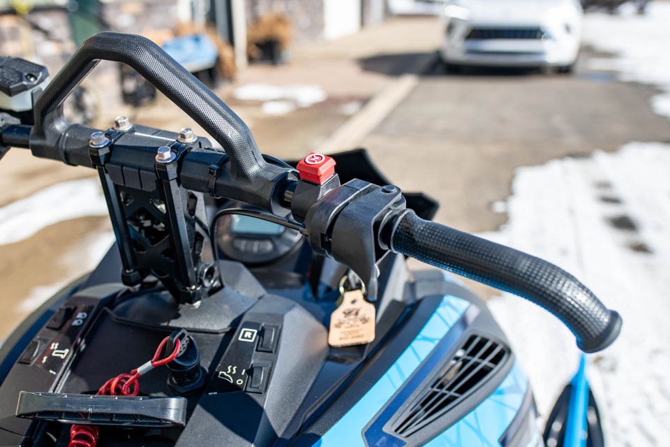 2025 M 400 100411 (4)