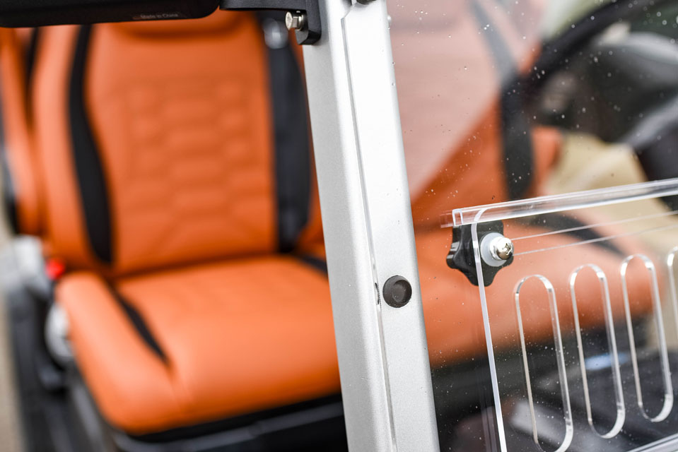 2026 D-Max GT4 Black Cocoa Seats (2)