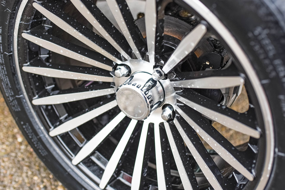 2026 D-Max GT4 Black Cocoa Seats (5)